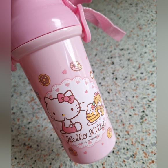 Hello Kitty Plastic Water Bottle with Strap 16.23oz - Picture 9 of 11